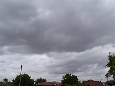 Tempo fica nublado com possibilidade de chuva em MS nesta véspera de Ano Novo