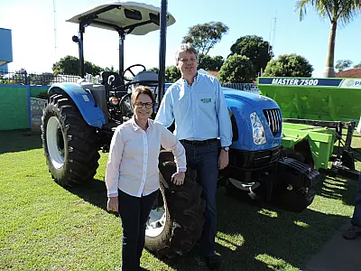 Para fortalecer agricultura familiar Tereza Cristina entrega patrulha para seis municípios de MS