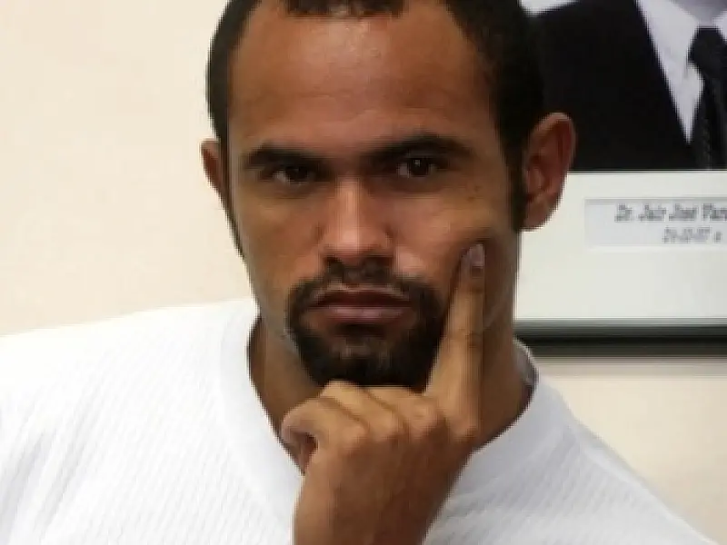 Goleiro Bruno ganha liberdade condicional