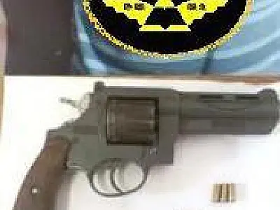 Após troca de tiros, polícia prende acusado de roubo