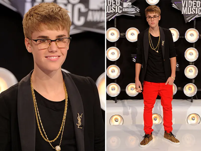 Justin Bieber declara que gosta de usar calças femininas