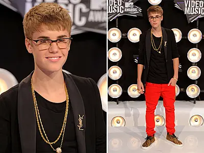 Justin Bieber declara que gosta de usar calças femininas