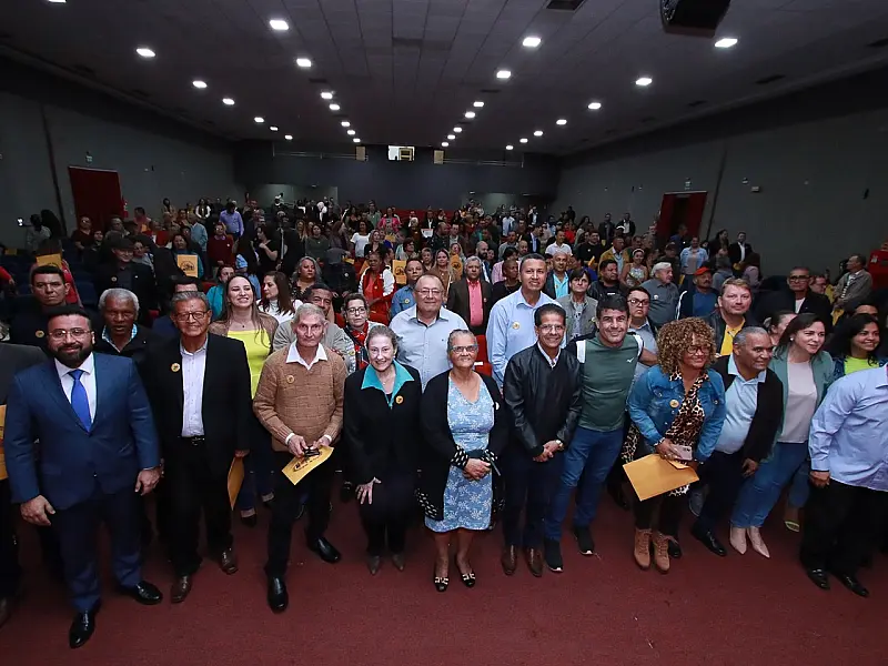Prefeitura dá posse a 492 Conselheiros Regionais