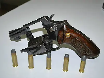 Homem é preso portando arma de fogo em Dourados