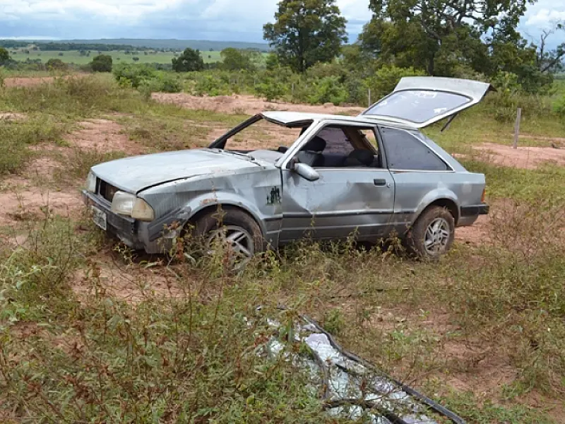 Adolescente fica ferido em capotamento em Coxim