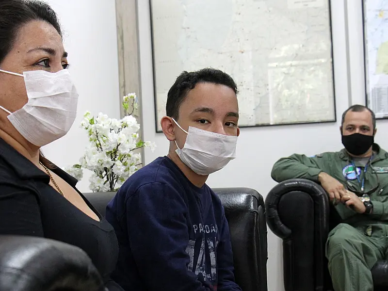 Passageiro de “voo pela vida”, Vinicíus contou com expertise militar para conseguir transplante em SP