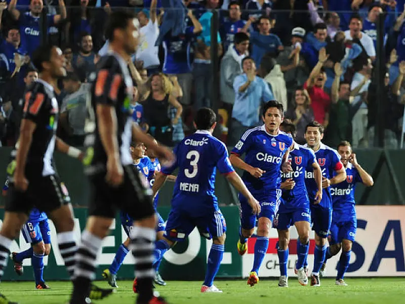 Cansado, Vasco perde para Universidad de Chile e está fora da Sul-americana