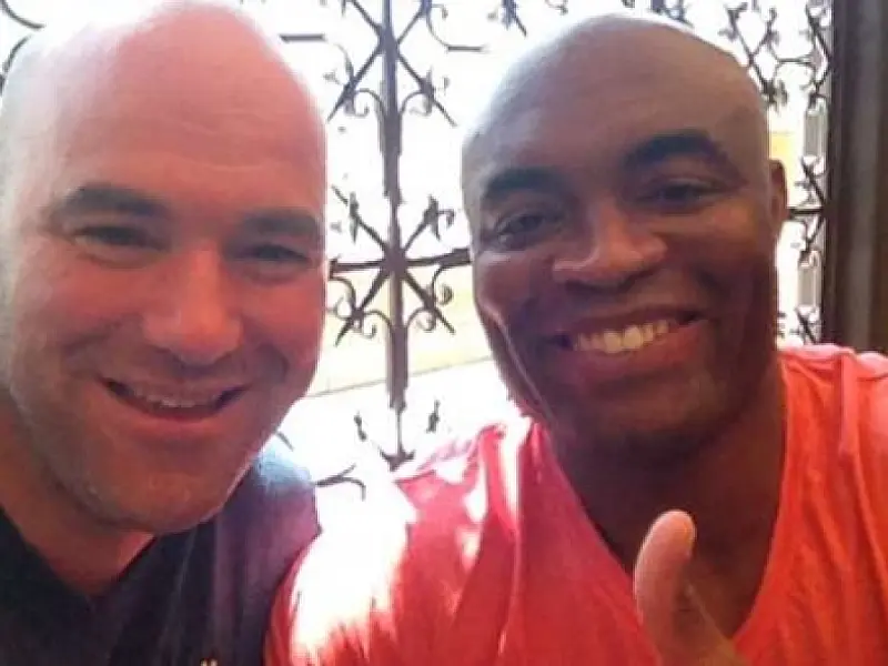UFC anuncia retorno de Anderson Silva para janeiro de 2015