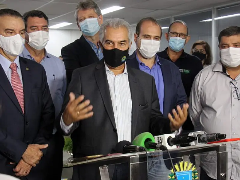 Governador entrega projeto de Lei dos Banhados e Nascentes rio Formoso e Prata na Alems
