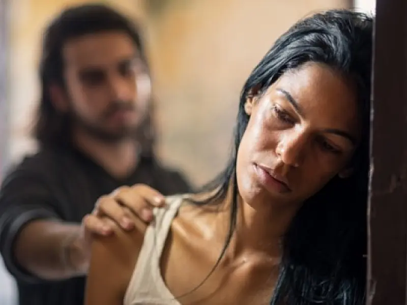Violência doméstica mata cinco mulheres por hora diariamente em todo o mundo