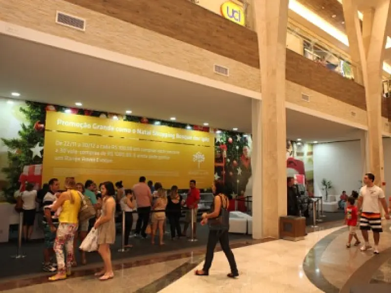 Shopping Bosque dos Ipês abre em horário especial hoje