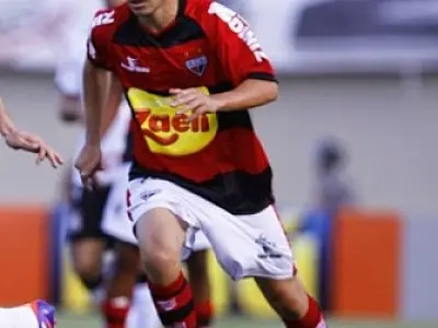 Jogador douradense renova com Atlético/GO