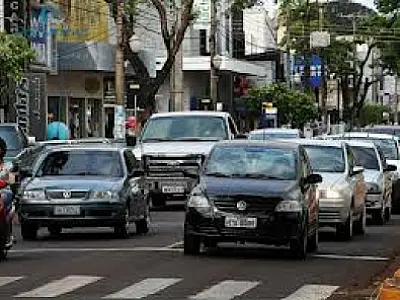 Veículos com placas final 5 e 6 têm até hoje para realizar o licenciamento