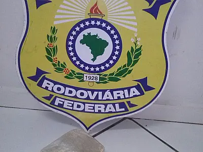 Jovem é presa após ser flagrada com crack em mochila