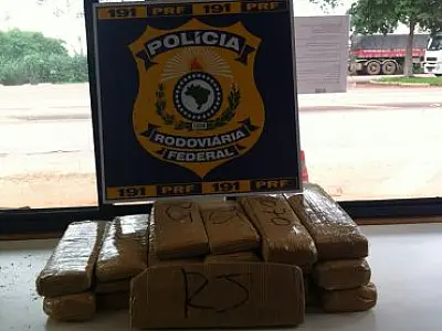 Menina de 16 anos é flagrada com 20 quilos de maconha em MS