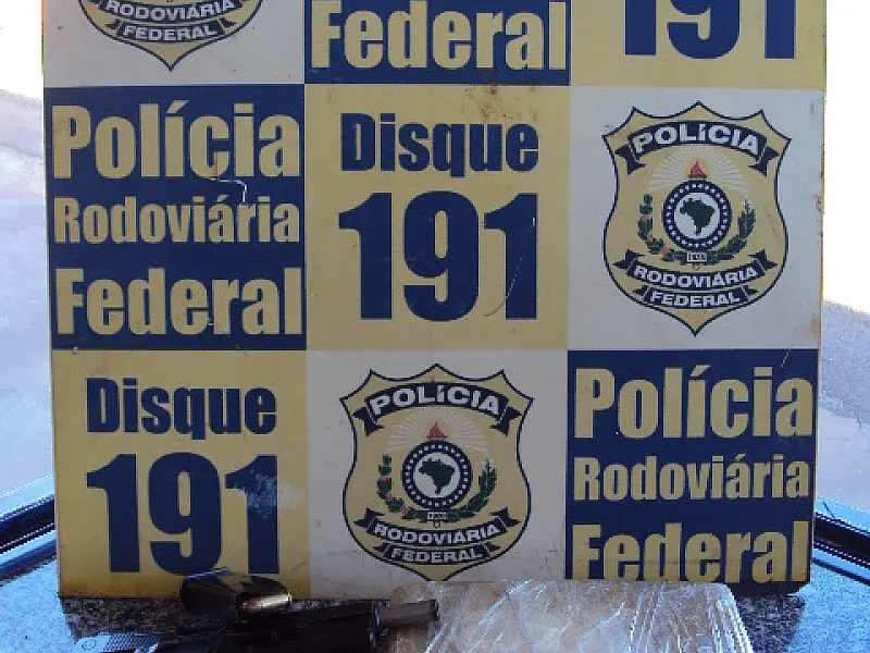 PRF prende mulher com droga, arma e munições em Três Lagoas