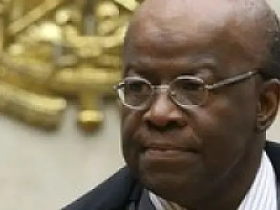 Joaquim Barbosa participa de sua última sessão como ministro do STF