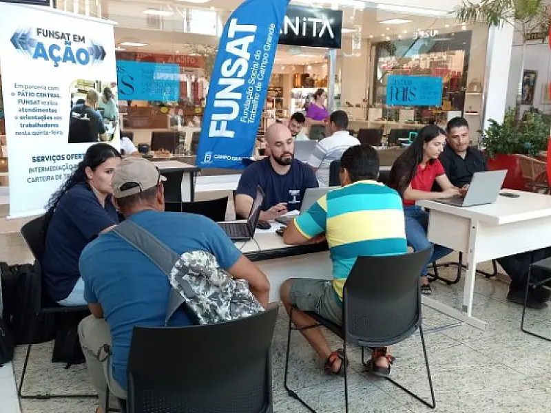 EM AÇÃO NO PÁTIO CENTRAL, FUNSAT VIABILIZA 79 ENCAMINHAMENTOS PARA O MERCADO DE TRABALHO