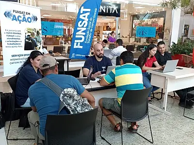 EM AÇÃO NO PÁTIO CENTRAL, FUNSAT VIABILIZA 79 ENCAMINHAMENTOS PARA O MERCADO DE TRABALHO
