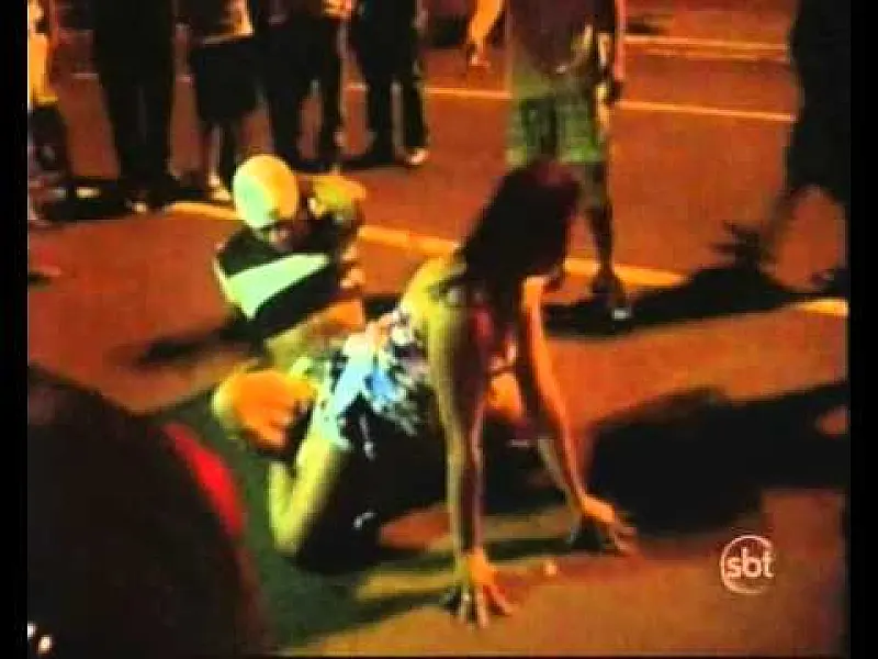 Adolescentes simulam ato sexual nas ruas de Campo Grande, MS