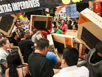 Impulsionadas pela Black Friday, compras pela internet crescem 72%
