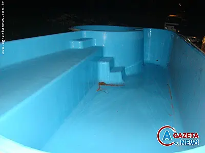 Ladrões tentam furtar piscina de 700 kg em Amambai
