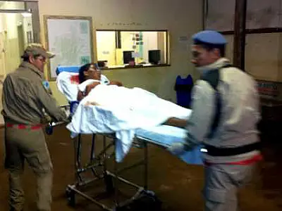 Mulher é encontrada seminua e com diversas perfurações de faca no corpo