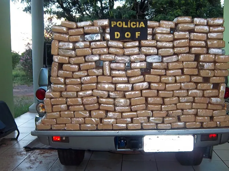 DOF apreende 175 kg de maconha em fundo falso de veículo