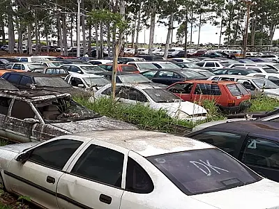 Detran inicia em fevereiro remoção de veículos apreendidos que estão nos pátios