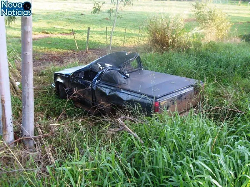 Camionete capota na MS-276; motorista saiu ileso do acidente