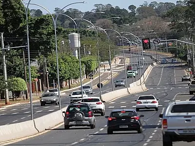 Atenção ao prazo: licenciamento de veículos com placas 3 e 4 vence neste mês
