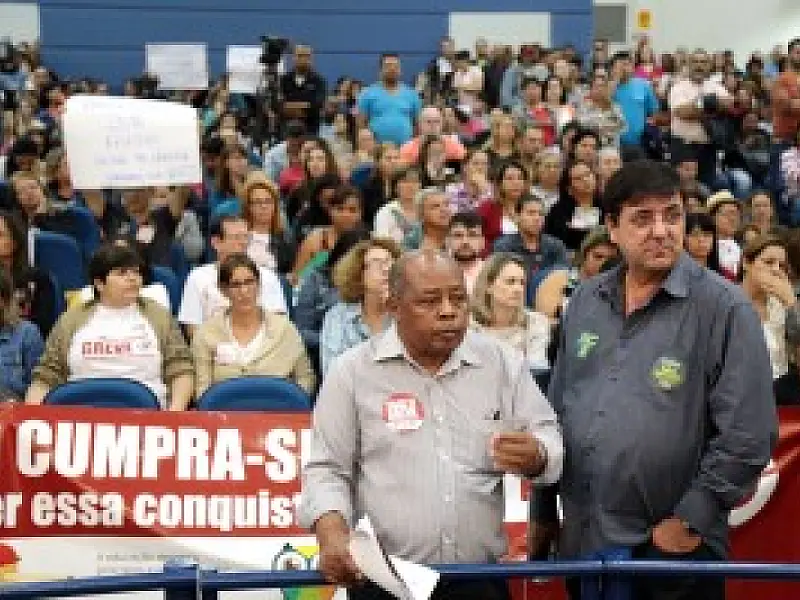 Representantes da Fetems e ACP vão à câmara pedir cumprimento da lei do piso para o magistério