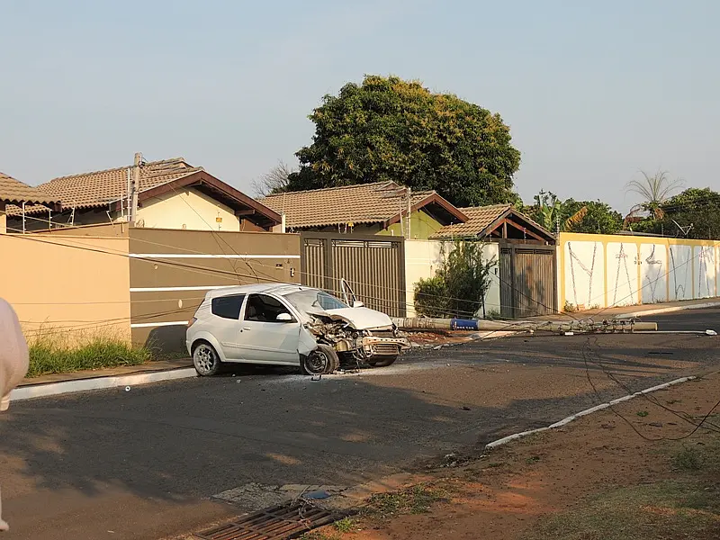 Acidente no Tiradentes deixa moradores sem energia