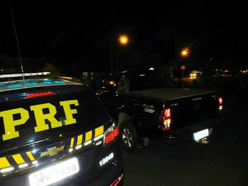 PRF apreende caminhonete roubada na BR-158