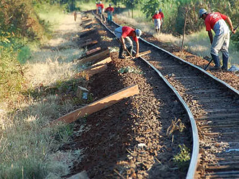 Estado precisa ampliar duas ferrovias e seis rodovias para evitar colapso