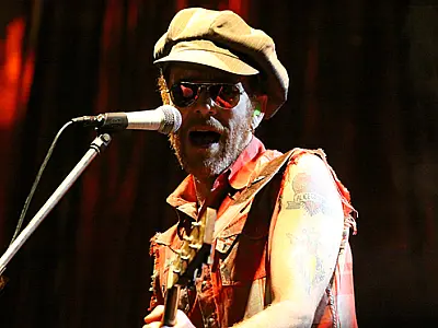 Naip e Nando Reis fazem noite de rock para 10 mil pessoas no Festival de Inverno