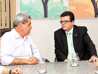 Puccinelli reforça ações municipalistas ao receber Olarte