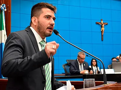 Decreto Legislativo visa suspender reserva de vagas para travestis e transexuais