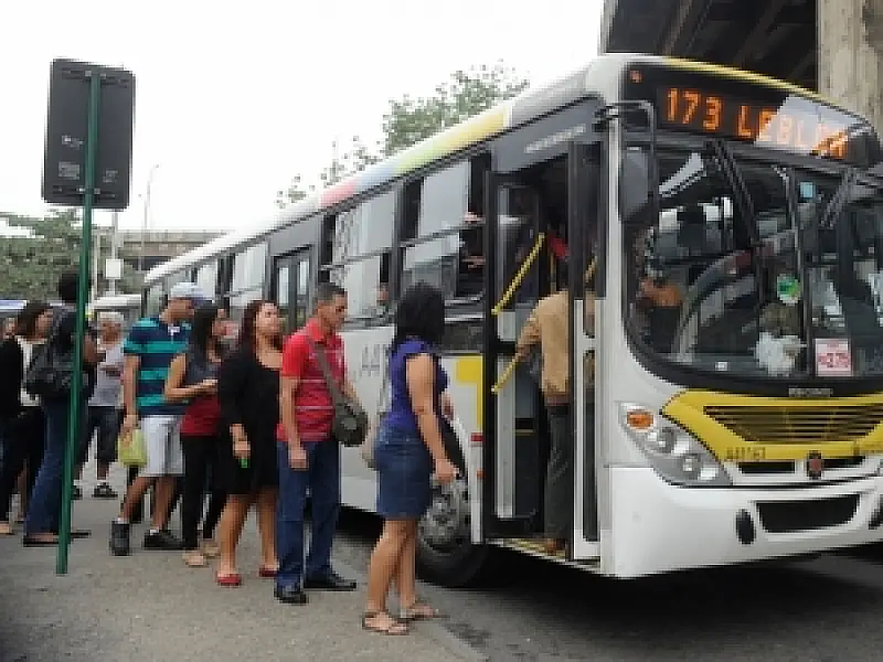 Redução em tarifa de ônibus influencia na queda do IPC-S