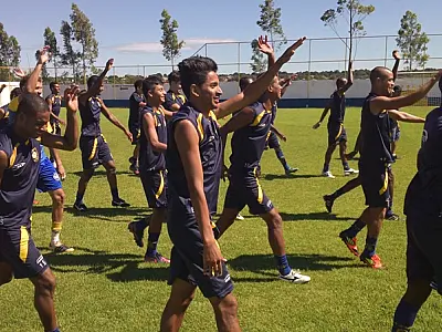 Esperando menos pressão, Cene viaja com time completo para jogo contra Ivinhema
