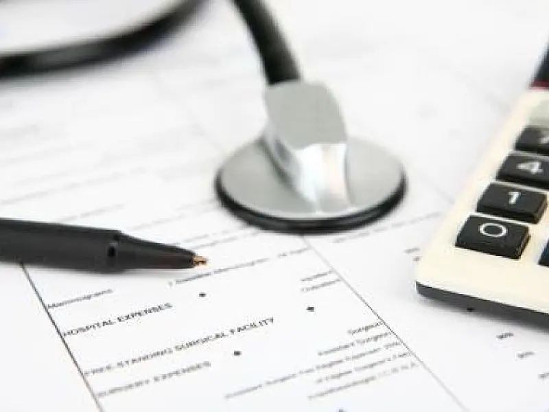 Publicado reajuste máximo de 13,57% para planos de saúde