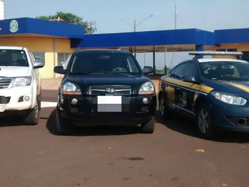 Veículos com ocorrência de roubo são recuperados pela PRF
