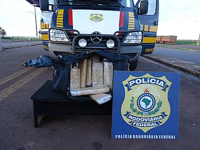 Menor é apreendido pela PRF com 16,5 quilos de maconha
