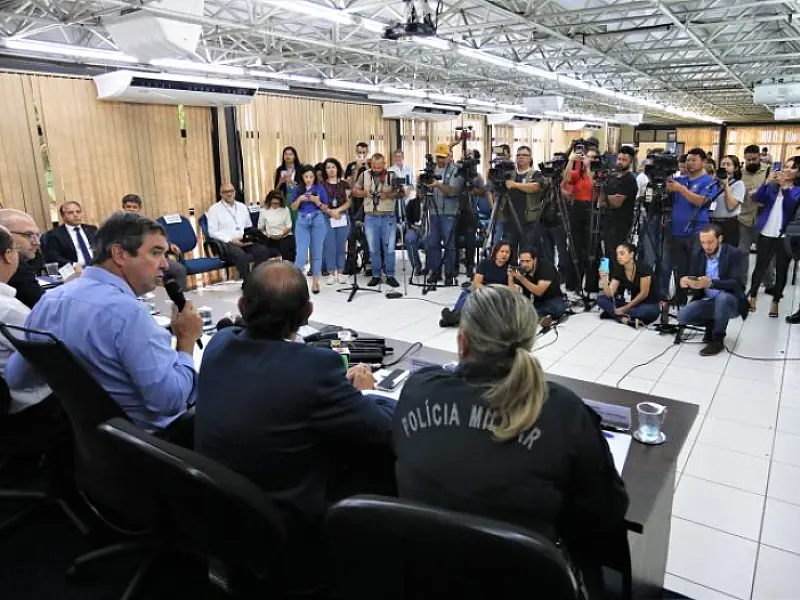 Governo terá reforço na ronda policial, ampliação do monitoramento e botão de pânico nas escolas