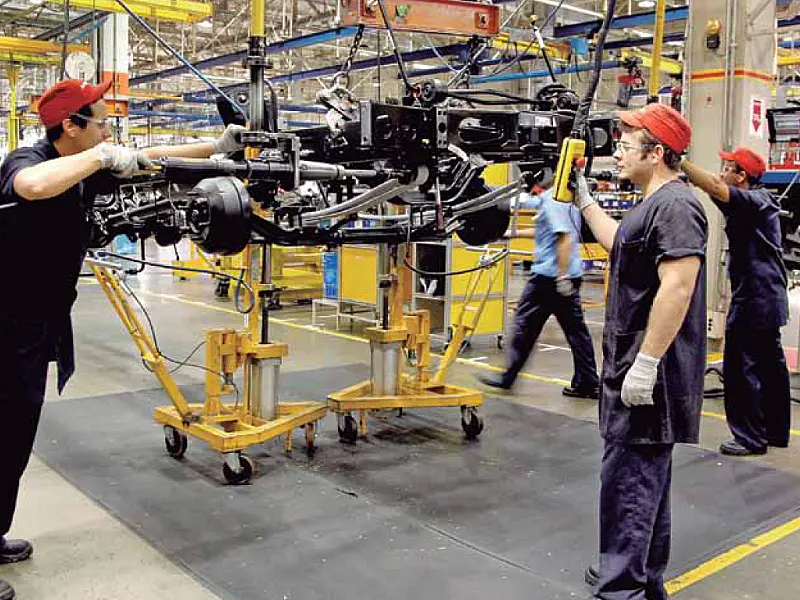 Produção industrial fecha 2016 com queda de 6,6%; dezembro teve crescimento