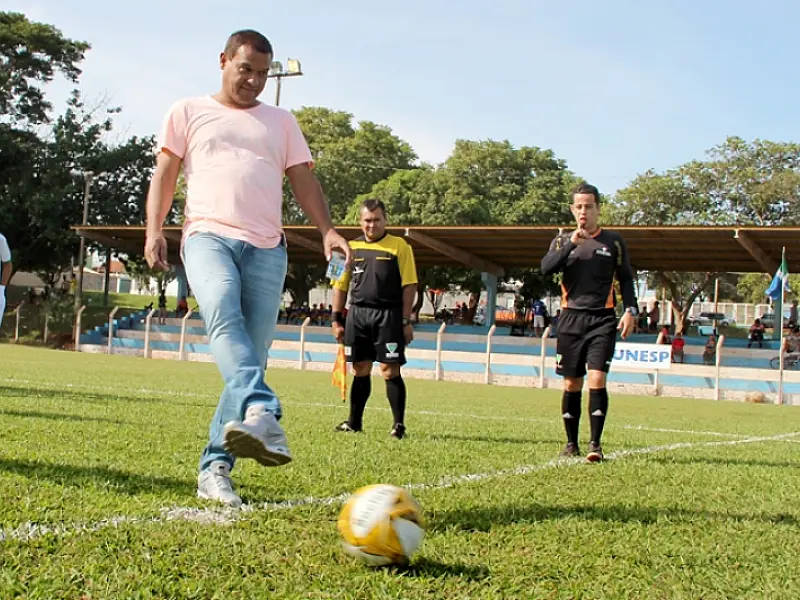 Tetra campeão mundial Muller abre evento de Futebol Sub-17