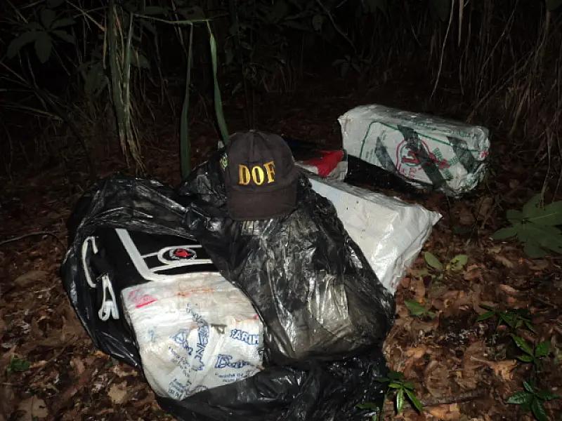 Mais de 90kg de maconha encontrados abandonados