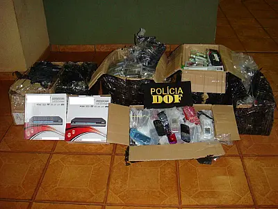 Policiais encontram mercadorias abandonadas em canavial