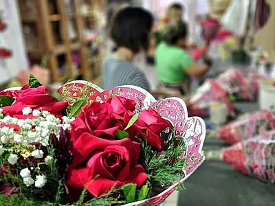 Rosas ou sushi? Confira levantamento de preços do Procon/MS para o Dia dos Namorados