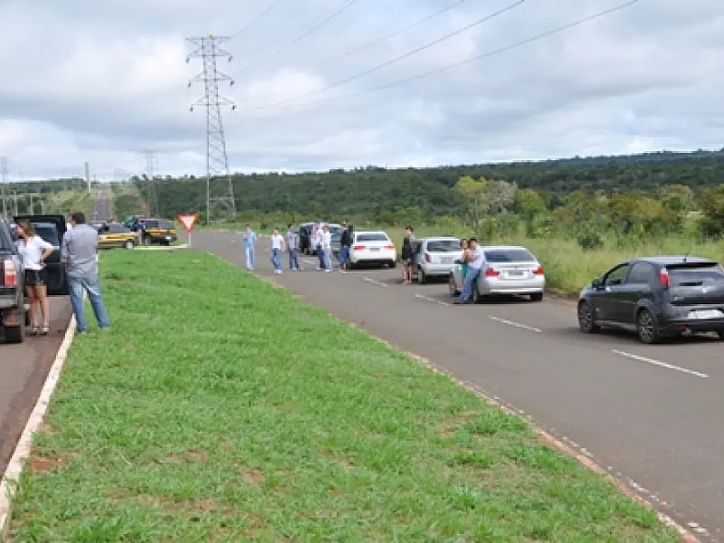 PRF faz blitz e 30 condutores são multados em saída de festa na BR-262